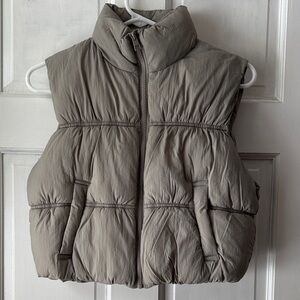 Cropped Puffer Vest Size Small